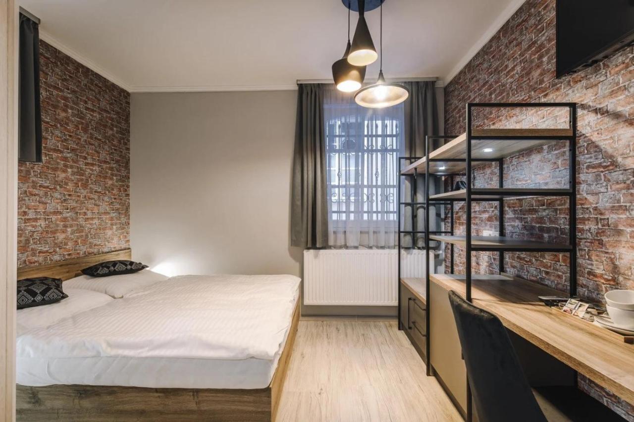 Apartmanhaz Soho Gyor Bagian luar foto
