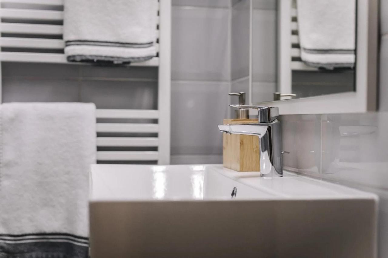 Apartmanhaz Soho Gyor Bagian luar foto