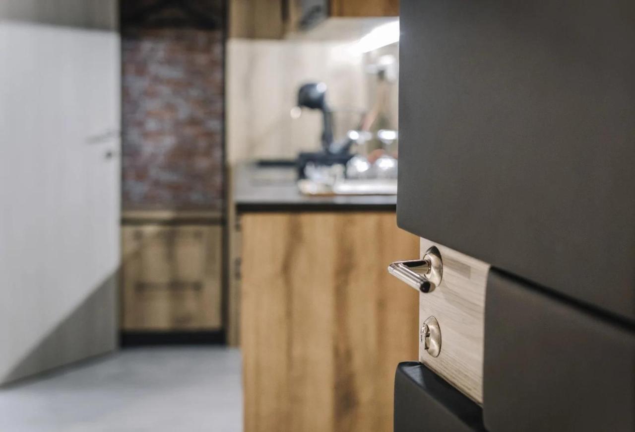 Apartmanhaz Soho Gyor Bagian luar foto
