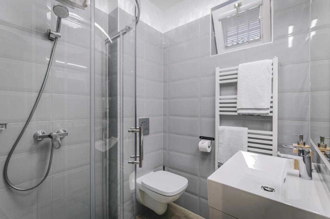 Apartmanhaz Soho Gyor Bagian luar foto