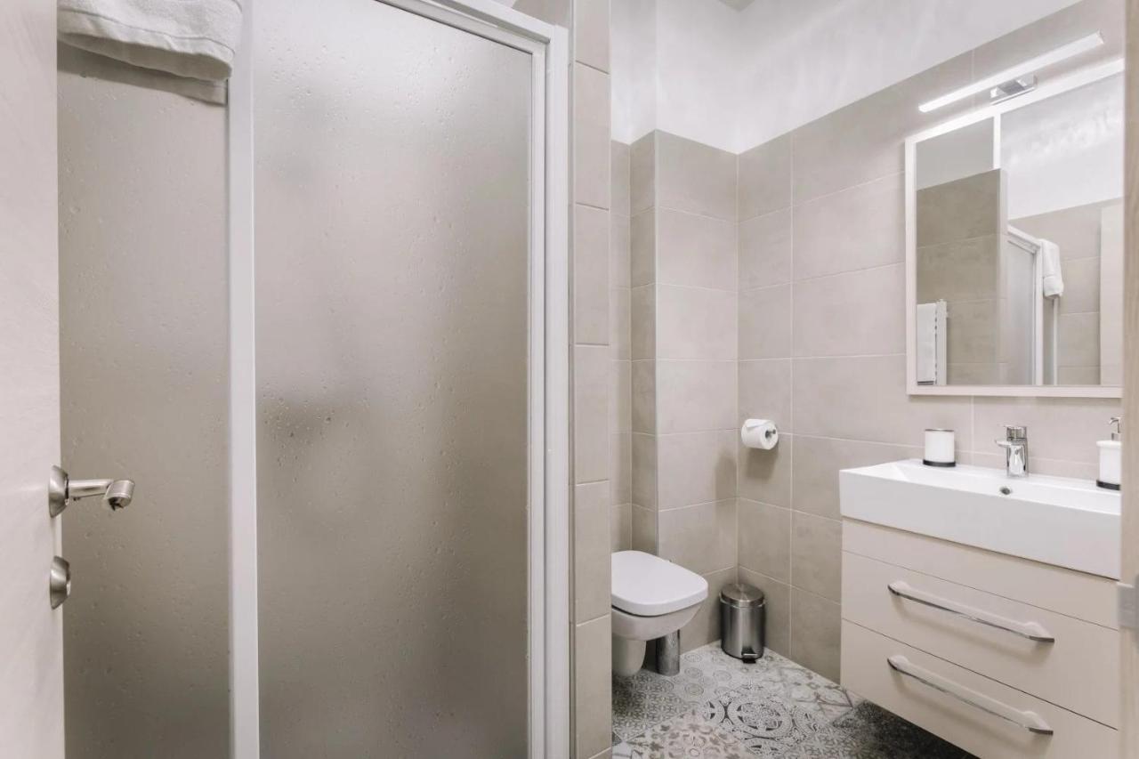 Apartmanhaz Soho Gyor Bagian luar foto