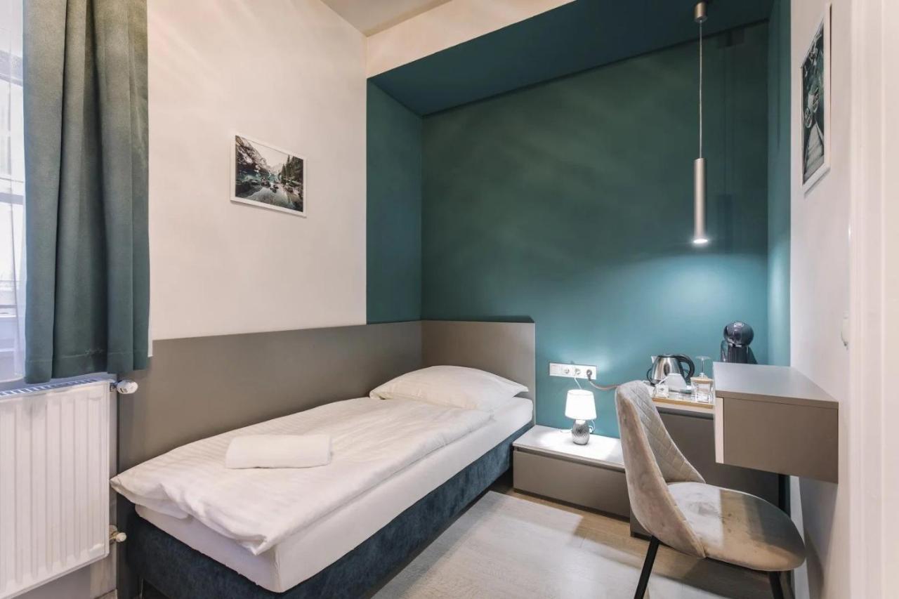 Apartmanhaz Soho Gyor Bagian luar foto