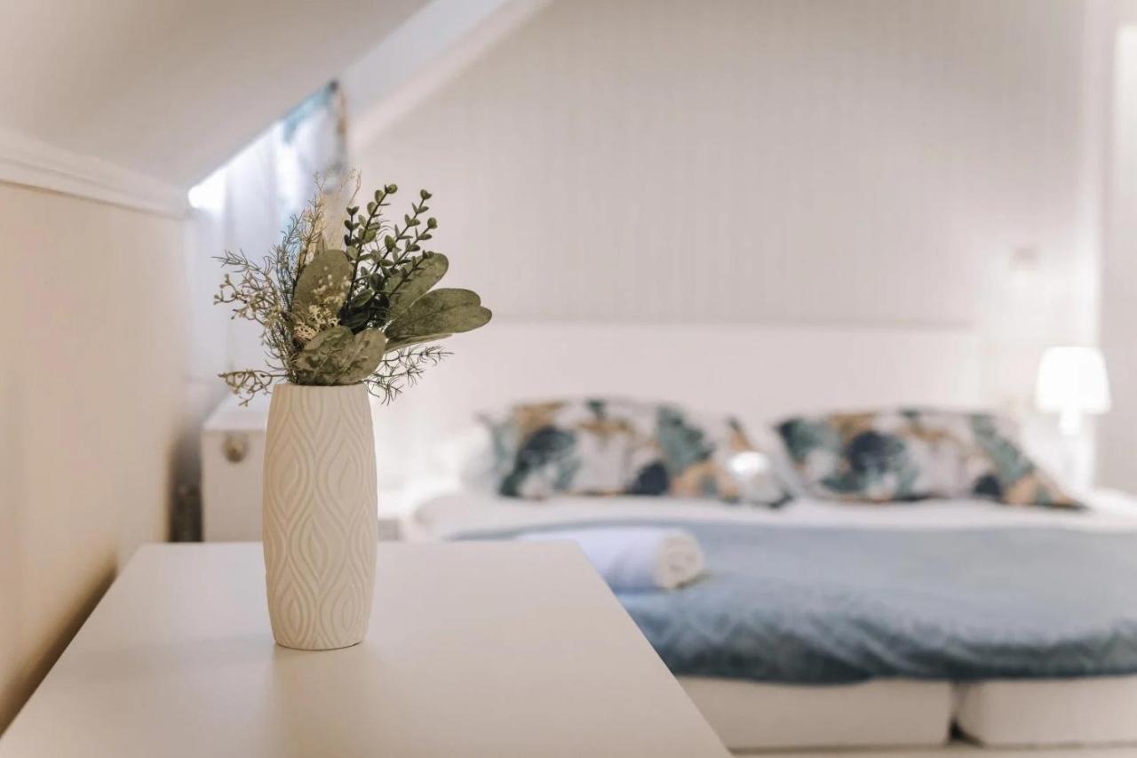 Apartmanhaz Soho Gyor Bagian luar foto