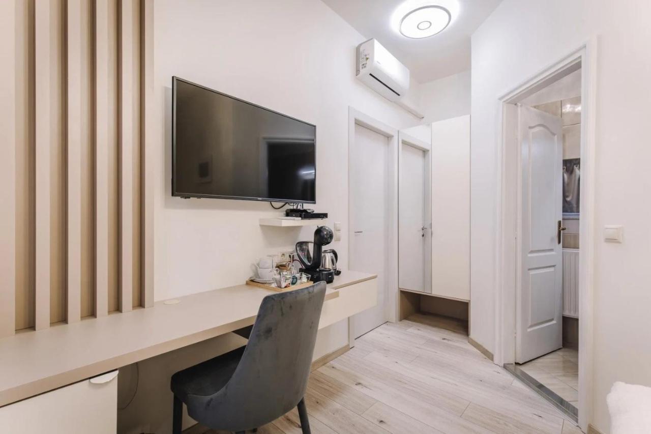 Apartmanhaz Soho Gyor Bagian luar foto