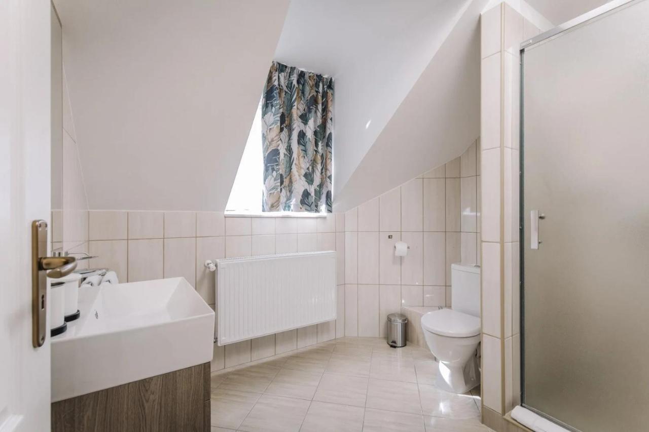 Apartmanhaz Soho Gyor Bagian luar foto