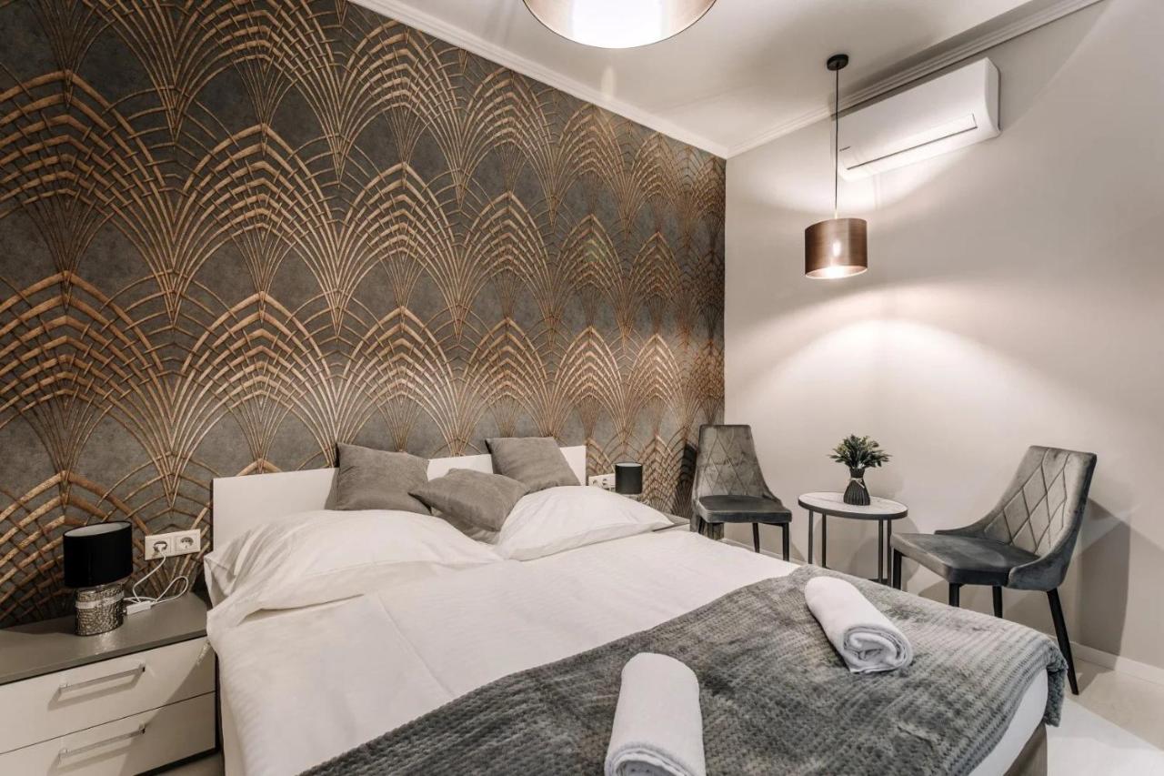 Apartmanhaz Soho Gyor Bagian luar foto