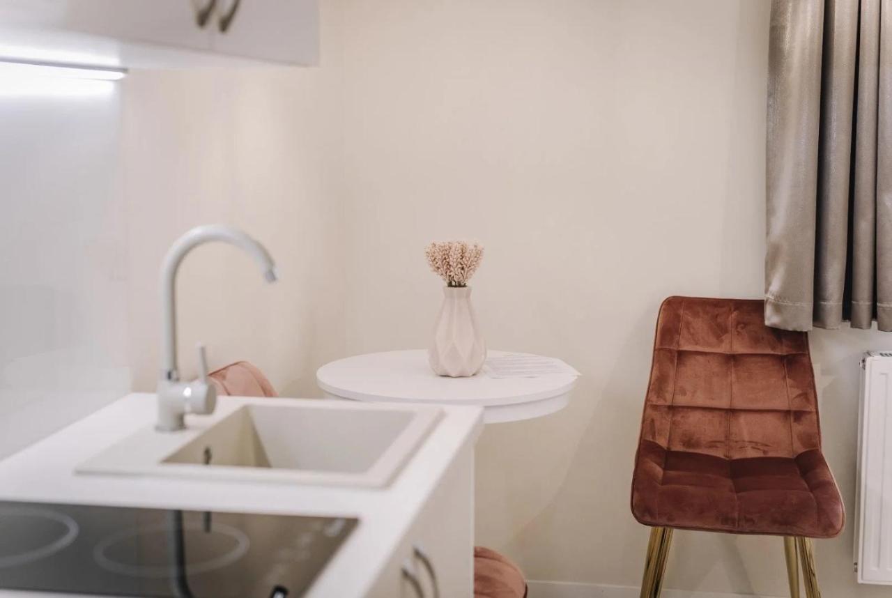 Apartmanhaz Soho Gyor Bagian luar foto