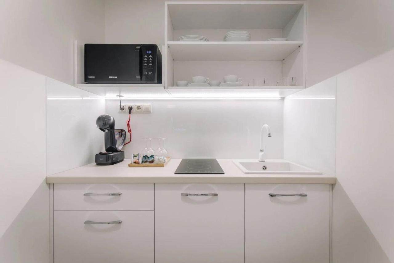 Apartmanhaz Soho Gyor Bagian luar foto