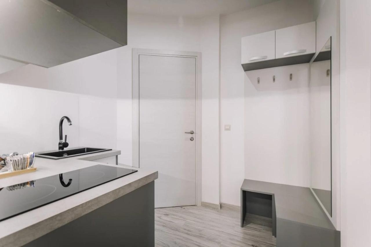 Apartmanhaz Soho Gyor Bagian luar foto