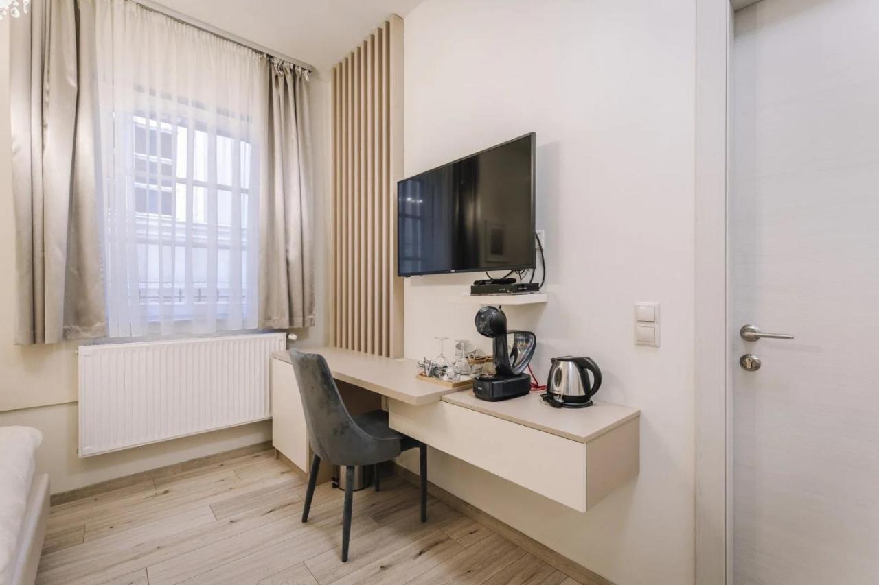 Apartmanhaz Soho Gyor Bagian luar foto