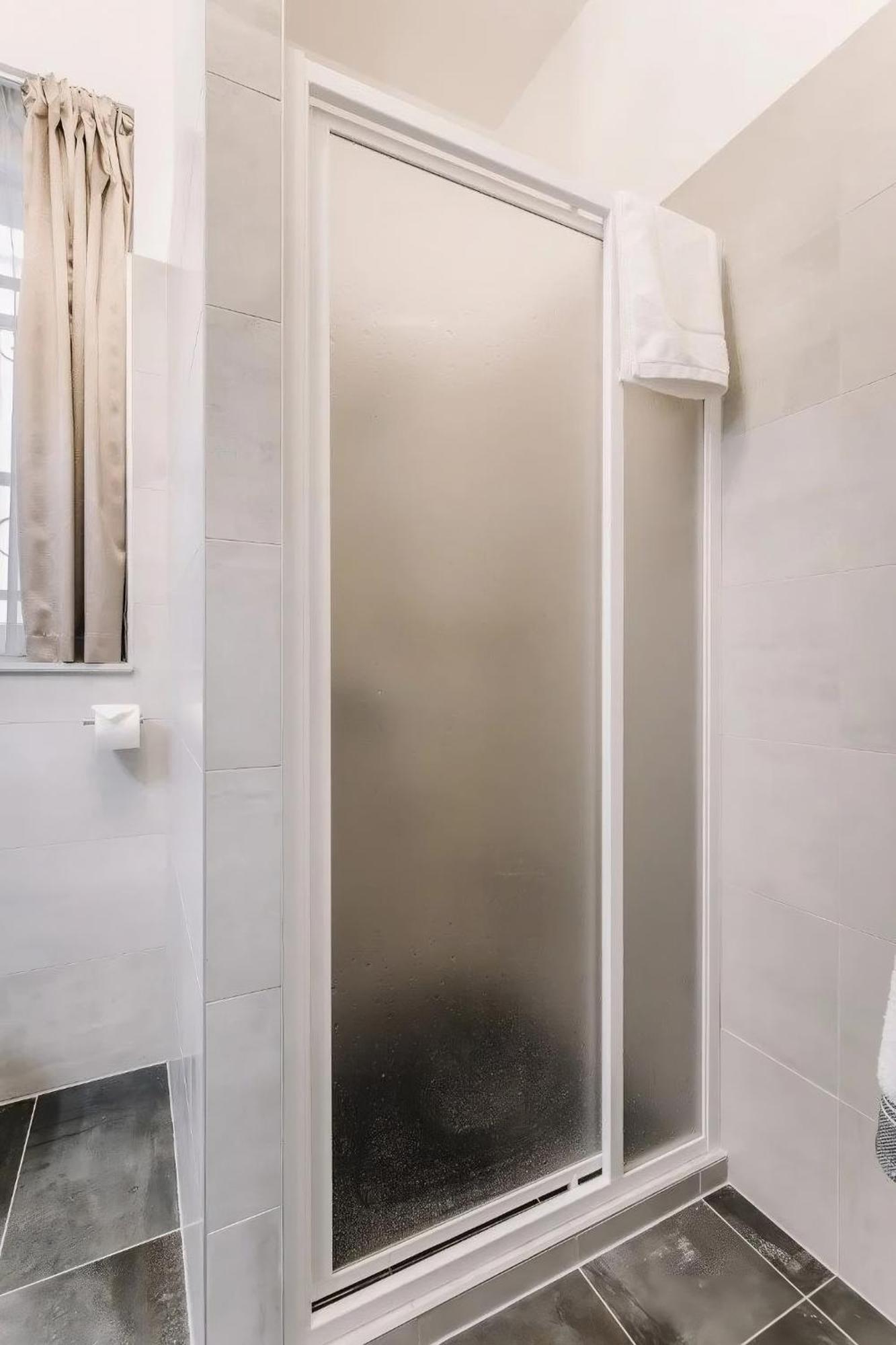 Apartmanhaz Soho Gyor Bagian luar foto